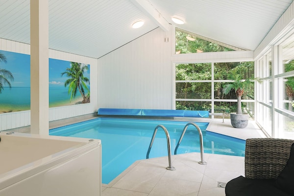 Foto van 10 persoons vakantie huis in Væggerløse-By Traum - Pool