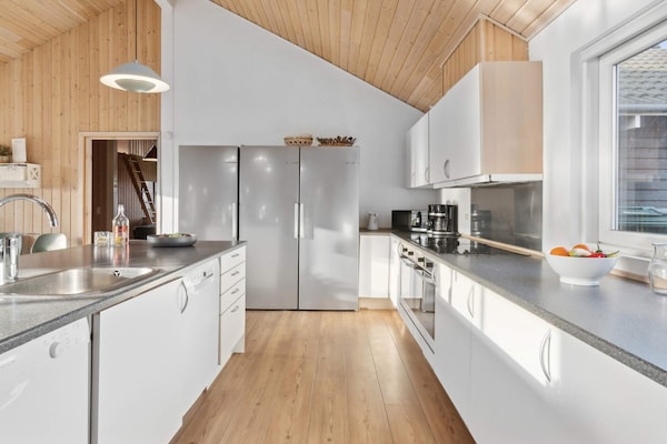 Foto van Luxe strandhuis -- By Traum Ferienwohnungen - Vakantiehuis in Bagenkop - Indoor