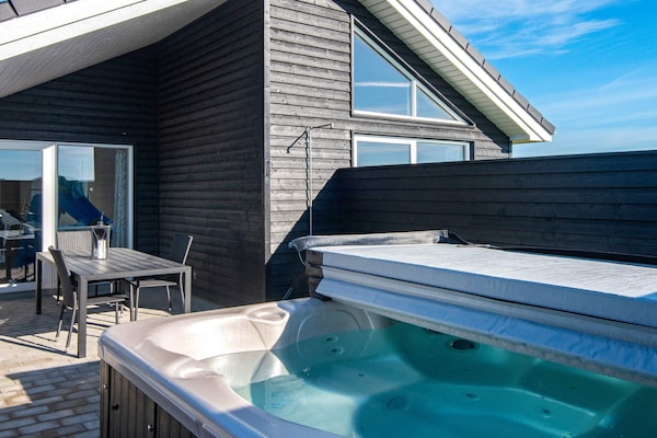 Foto van Luxe retraite in Mommark -- By Traum Ferienwohnungen - Spa