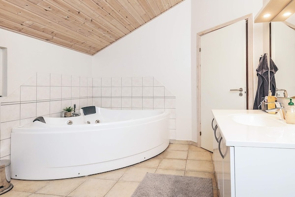 Foto van Luxe Retreat van Kramnitze - Vakantiehuis in Rødby - Spa