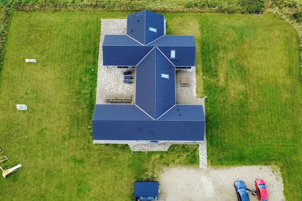 Foto van Luxe vakantieverblijf met zwembad - Vakantiehuis in Harboøre - Outdoor