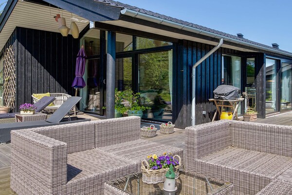 Foto van Verblijf aan zee met sauna - Vakantiehuis in Hørve - View