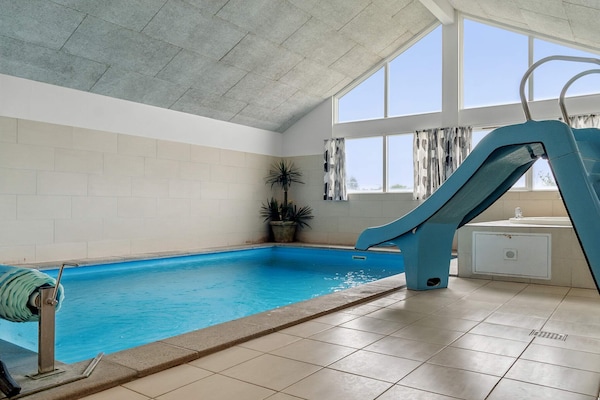 Foto van Luxe strandhuis -- By Traum Ferienwohnungen - Vakantiehuis in Idestrup - Pool