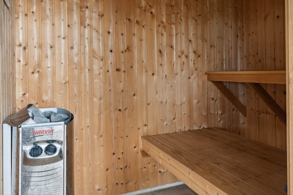 Foto van Luxe strandhuis -- By Traum Ferienwohnungen - Vakantiehuis in Idestrup - Sauna
