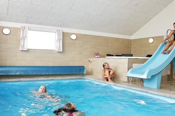 Foto van Luxe strandhuis voor 14 personen - Vakantiehuis in Løkken - Pool