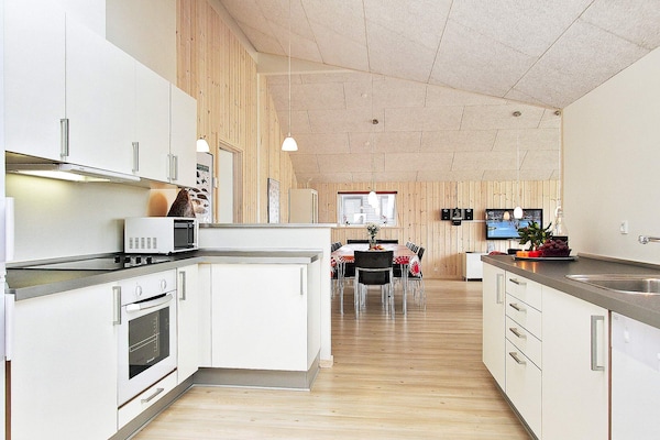 Foto van Luxe strandhuis voor 14 personen - Vakantiehuis in Løkken - Indoor