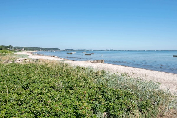 Foto van Luxe strandhuis met spa - Vakantiehuis in Sjølund - Untagged