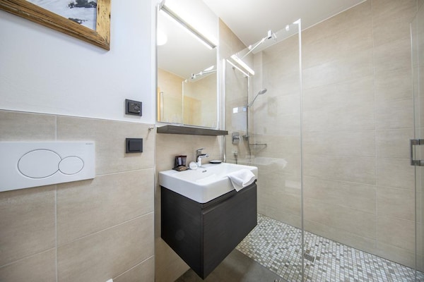 Foto van Alpenchalet met sauna en balkon - Vakantiehuis in Neukirchen - BathRoom