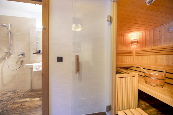 Foto van Alpenchalet met sauna en balkon - Vakantiehuis in Neukirchen - BathRoom