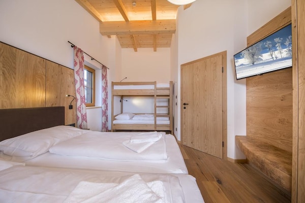 Foto van Chaletverblijf nabij de Krimmler watervallen - Vakantiehuis in Neukirchen - BedRoom