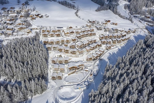 Foto van Stijlvol chalet bij de skipistes - Vakantiehuis in Neukirchen - ExteriorSummer