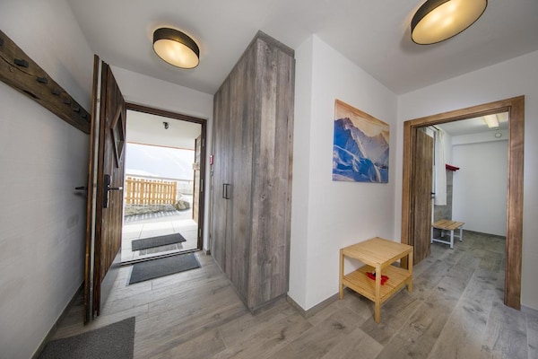 Foto van Chalet in Neukirchen bij Skilift & Sauna - Vakantiehuis in Neukirchen - HallReception