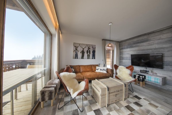 Foto van Chalet in Neukirchen bij Skilift & Sauna - Vakantiehuis in Neukirchen - LivingRoom