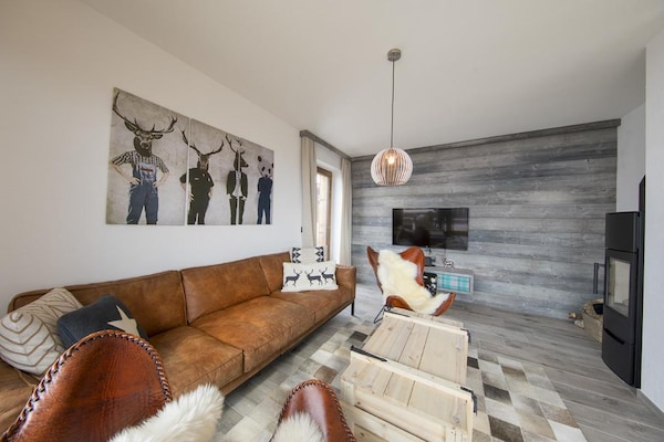 Foto van Chalet in Neukirchen bij Skilift & Sauna - Vakantiehuis in Neukirchen - LivingRoom