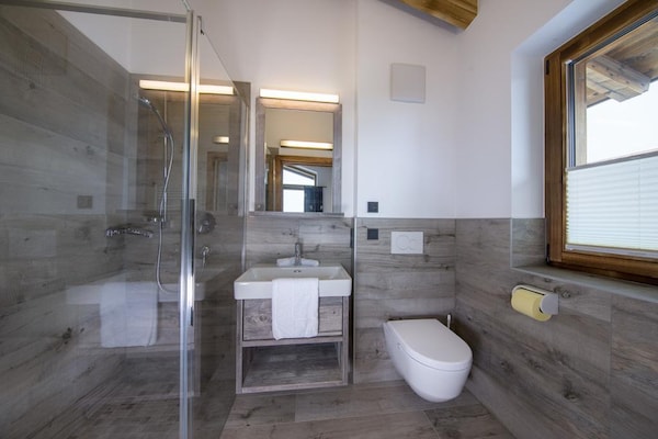 Foto van Chalet in Neukirchen bij Skilift & Sauna - Vakantiehuis in Neukirchen - BathRoom
