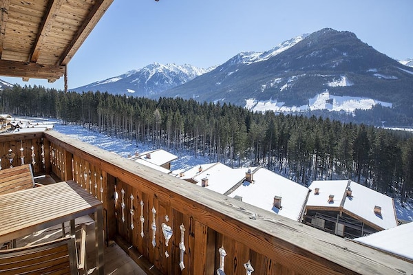 Foto van Chalet in Neukirchen bij Skilift & Sauna - Vakantiehuis in Neukirchen - TerraceBalcony