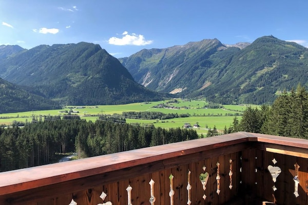 Foto van Chalet in Neukirchen bij Skilift & Sauna - Vakantiehuis in Neukirchen - ViewSummer