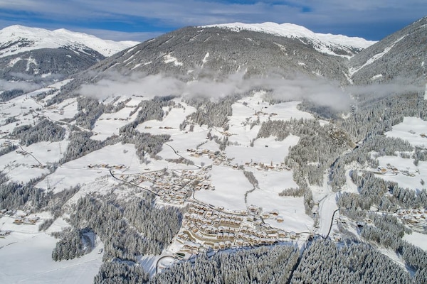 Foto van Chalet in Neukirchen bij Skilift & Sauna - Vakantiehuis in Neukirchen - AreaWinter1KM