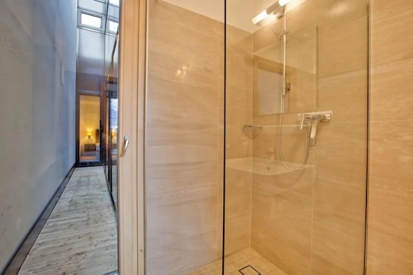 Foto van Licht appartement met tuin voor 8 personen - Vakantiehuis in Neukirchen am Großvenediger - BathRoom