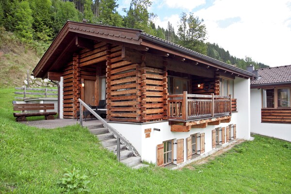 Foto van Chalet in Königsleiten bij Skilift - Vakantiehuis in Wald-Königsleiten - TerraceBalcony