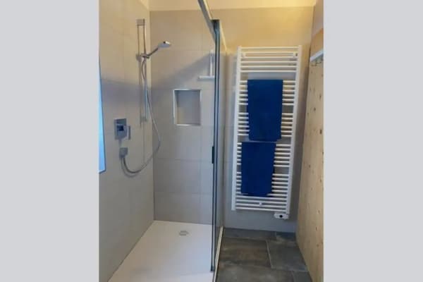 Foto van Verblijf in een zonnig alpenchalet - Vakantiehuis in Wald-Königsleiten - BathRoom