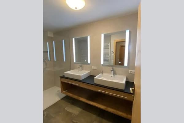 Foto van Verblijf in een zonnig alpenchalet - Vakantiehuis in Wald-Königsleiten - BathRoom