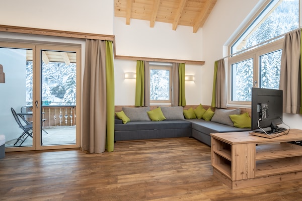 Foto van Chalet bij Skilift Saalbach - Vakantiehuis in Saalbach-Hinterglemm - LivingRoom