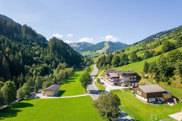 Foto van Chalet bij Skilift Saalbach - Vakantiehuis in Saalbach-Hinterglemm - AreaSummer1KM