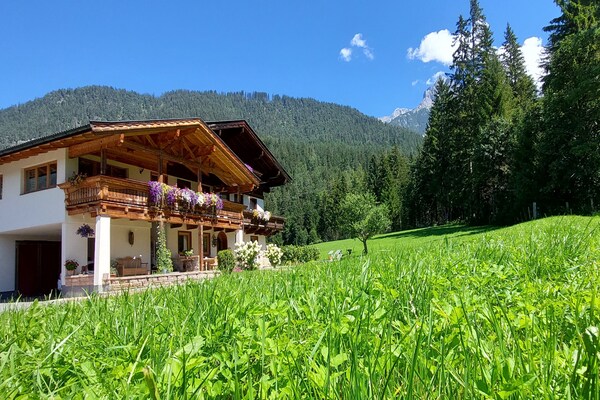 Foto van Appartement in Saalfelden bij Skigebieden - Vakantiehuis in Saalfelden am Steinernen Meer - ExteriorSummer