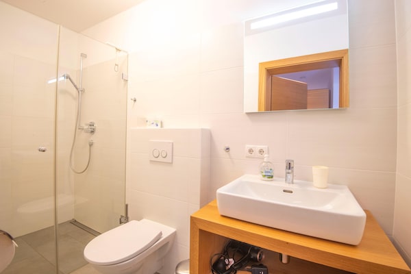Foto van Appartement in de buurt van de - Vakantiehuis in Brixen im Thale - BathRoom