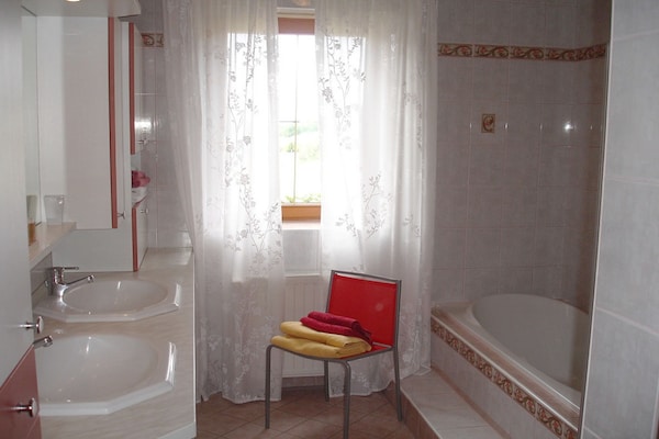 Foto van 1 in het romantische gastenverblijf Annas-Home - Vakantiehuis in Ratsch - Untagged