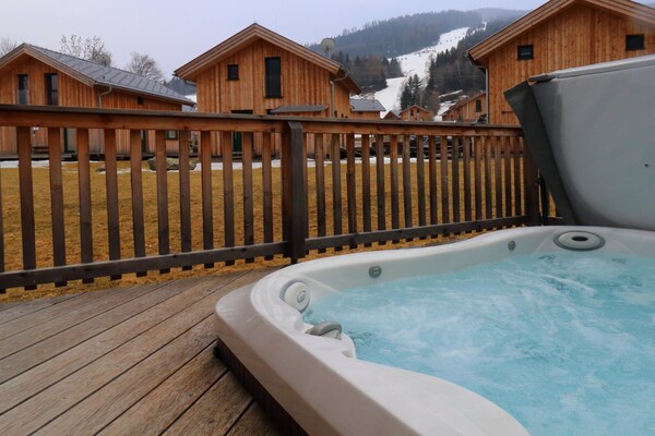 Foto van Comfortabel chalet met bubbelbad - Vakantiehuis in Sankt Georgen am Kresichberg - Wellness