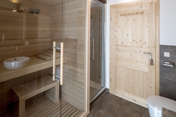 Foto van Chalet met Finse sauna - Vakantiehuis in Sankt Georgen am Kresichberg - TerraceBalcony