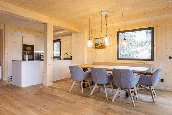Foto van Superior Chalet #23 with Sauna & Hot Tub - Vakantiehuis in Turrach - DiningRoom
