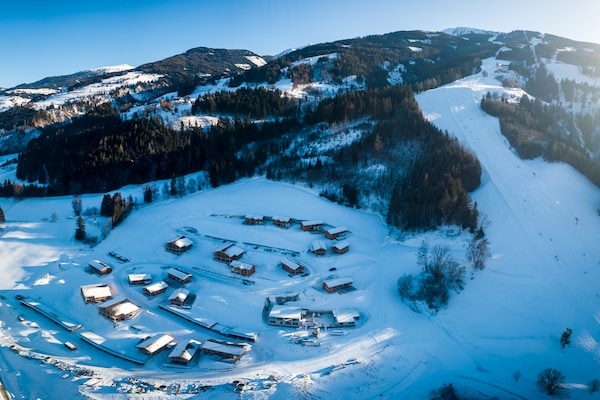 Foto van Luxe chalet met zwembad en sauna bij de skilift - Vakantiehuis in Ennsling - AreaWinter1KM