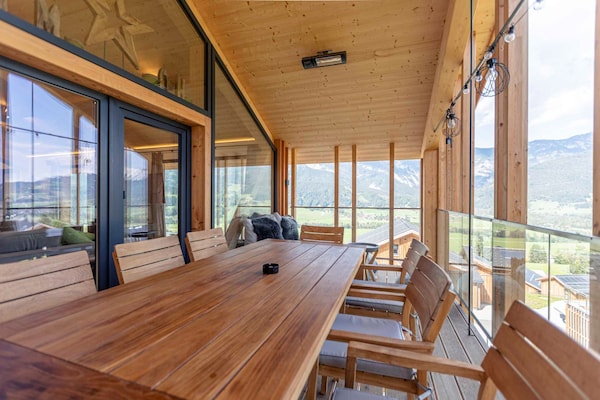 Foto van Luxe chalet met zwembad en sauna bij de skilift - Vakantiehuis in Ennsling - TerraceBalcony