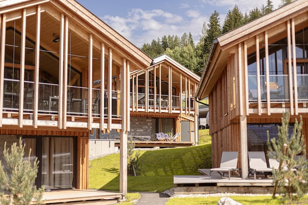 Foto van Luxe chalet met zwembad en sauna bij de skilift - Vakantiehuis in Ennsling - ExteriorSummer