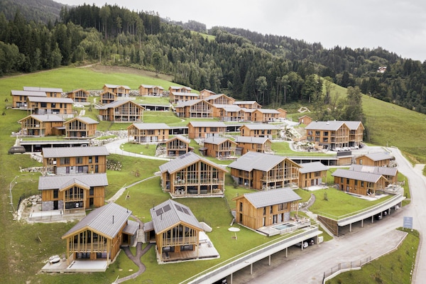 Foto van Luxe chalet met zwembad en sauna bij de skilift - Vakantiehuis in Ennsling - AreaSummer1KM