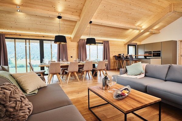 Foto van Luxe chalet met zwembad en sauna bij de skilift - Vakantiehuis in Ennsling - LivingRoom