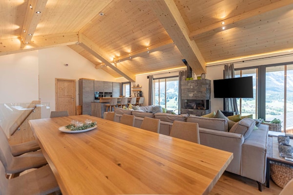 Foto van Luxe chalet met zwembad en sauna bij de skilift - Vakantiehuis in Ennsling - DiningRoom