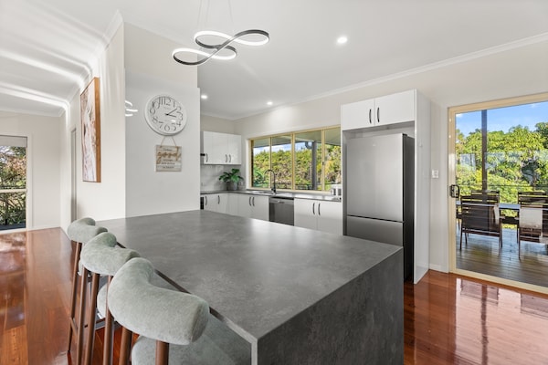 Foto van Familiehuis met 4 slaapkamers aan de kust van Hervey Bay, vlakbij het strand. - Kitchen