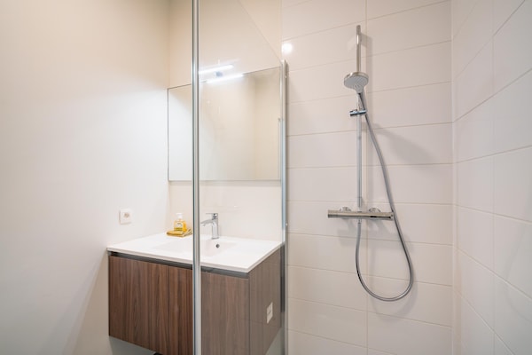 Foto van Comfortabel verblijf nabij station Antwerpen - Vakantiehuis in Antwerp - BathRoom