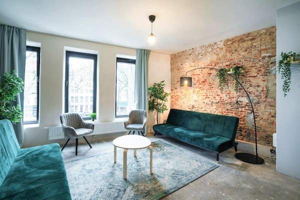 Foto van De Industriële Appartementen|2BBK|wifi|NS - Vakantiehuis in Antwerp - LivingRoom