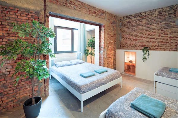 Foto van De Industriële Appartementen|2BBK|wifi|NS - Vakantiehuis in Antwerp - BedRoom