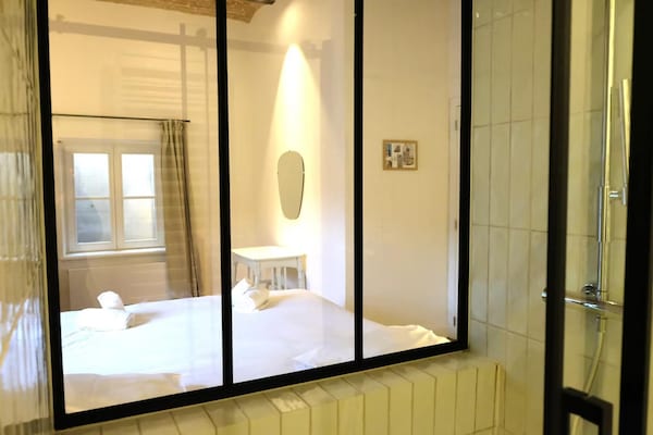 Foto van Historisch tuinmanshuis in Haltinne - Vakantiehuis in Gesves - BathRoom