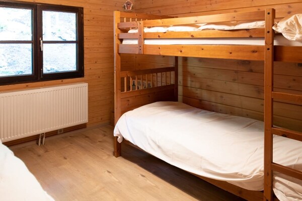 Foto van Chalet in het bos met Nordic bad - Vakantiehuis in Manhay - BedRoom
