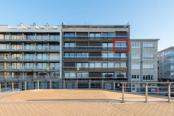 Foto van Appartement in Mariakerke met Zeezicht - Vakantiehuis in OSTEND - ExteriorSummer