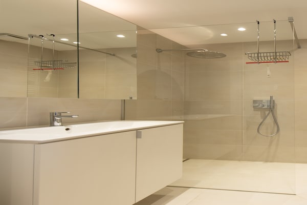 Foto van Appartement op Zeedijk met zeezicht - Vakantiehuis in MIDDELKERKE - BathRoom