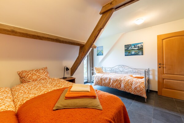 Foto van Comfortabele groepswoning met grote tuin - Vakantiehuis in Diksmuide - BedRoom