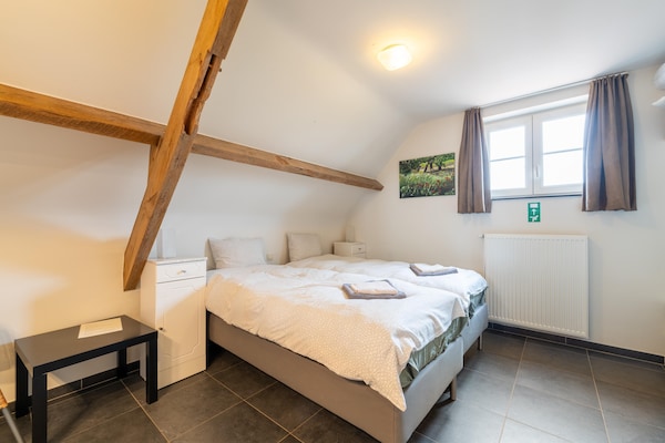 Foto van Comfortabele groepswoning met grote tuin - Vakantiehuis in Diksmuide - BedRoom